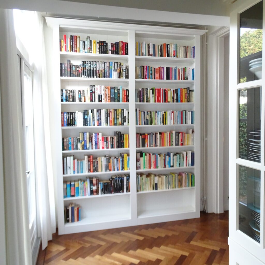 handgemaakte boekenkast van Interieuver in Hilversum scaled 1