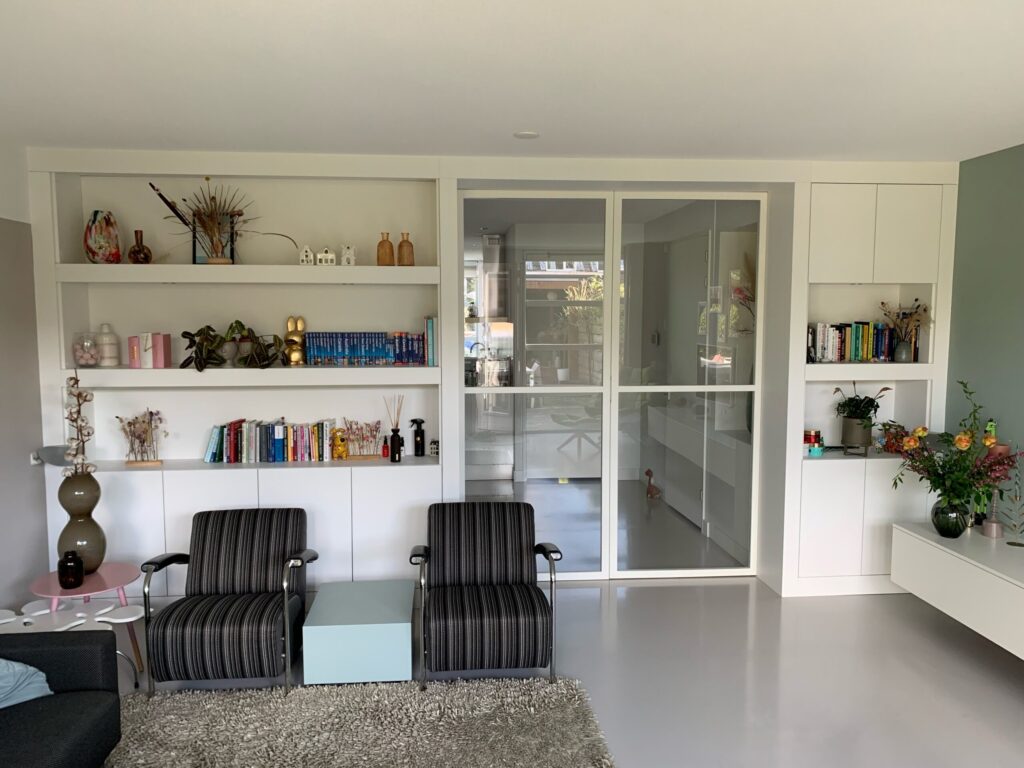 Dubbelzijdige kamer en suite modern op maat